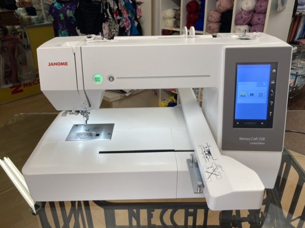 Ricamatrice Janome 550E limited edition.